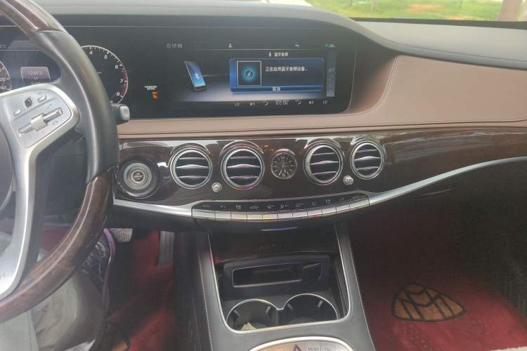 Used Mercedes-Benz Maybach S-Class 2018 S 450 4MATIC Audio And AC Panel
