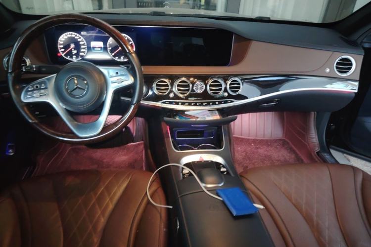 Used Mercedes-Benz Maybach S-Class 2018 S 450 4MATIC Center Console