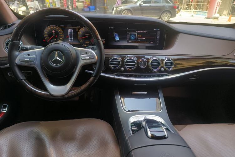 Used Mercedes-Benz Maybach S-Class 2018 S 450 4MATIC Center Console