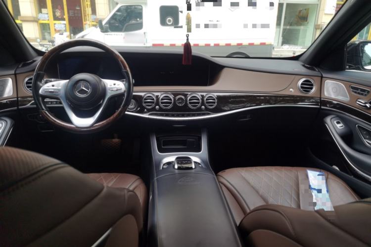 Used Mercedes-Benz Maybach S-Class 2018 S 450 4MATIC Center Console