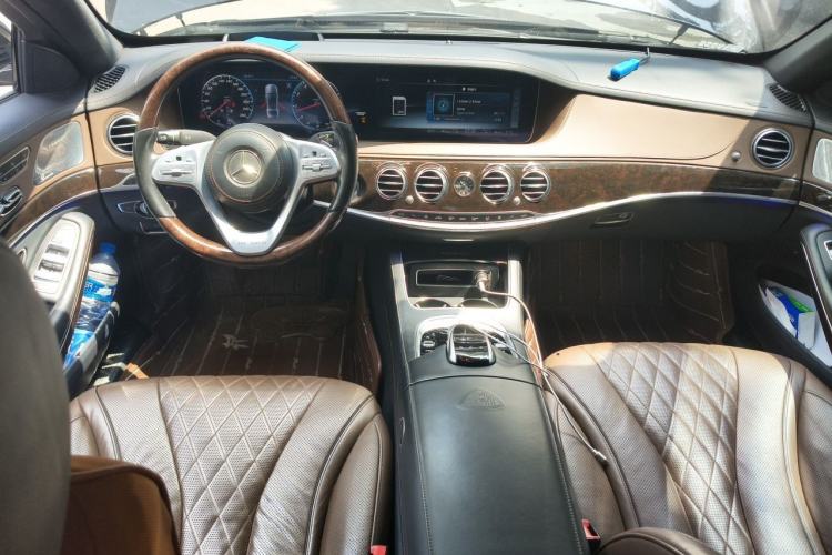 Used Mercedes-Benz Maybach S-Class 2018 S 450 4MATIC Center Console