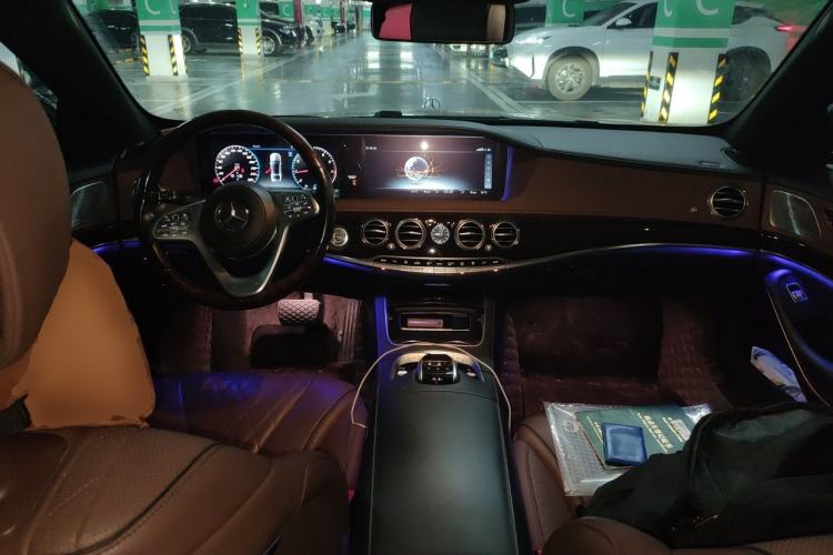 Used Mercedes-Benz Maybach S-Class 2018 S 450 4MATIC Center Console