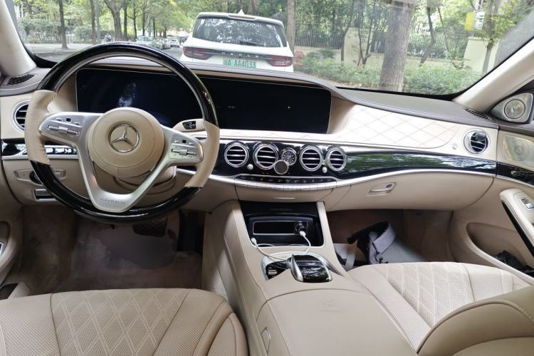 Used Mercedes-Benz Maybach S-Class 2018 S 680 Center Console