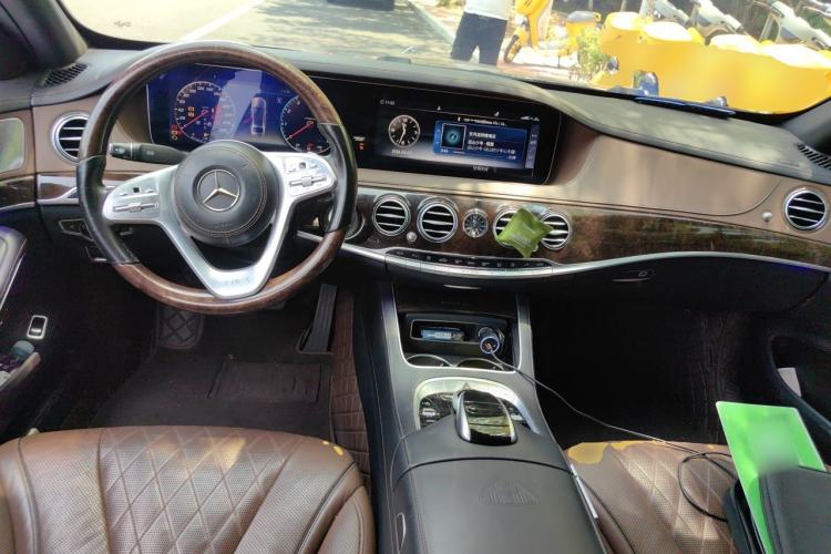 Used Mercedes-Benz Maybach S-Class 2018 S 450 4MATIC Center Console