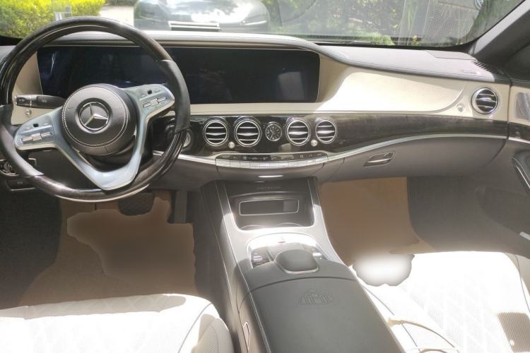 Used Mercedes-Benz Maybach S-Class 2018 S 450 4MATIC Center Console