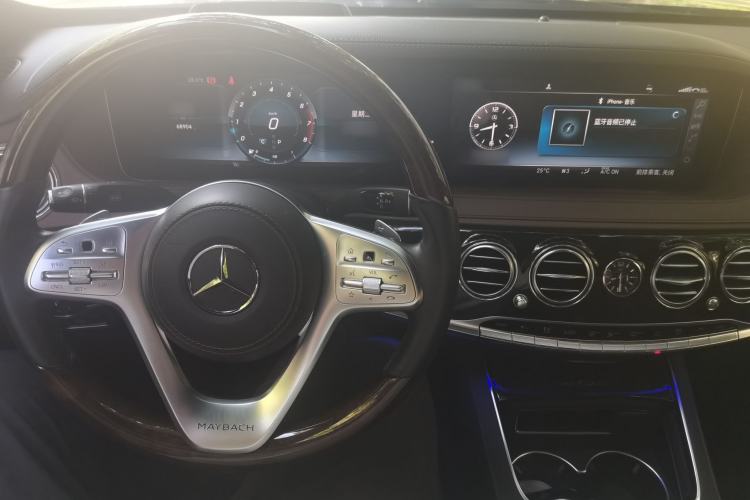 Used Mercedes-Benz Maybach S-Class 2018 S 450 4MATIC Center Console