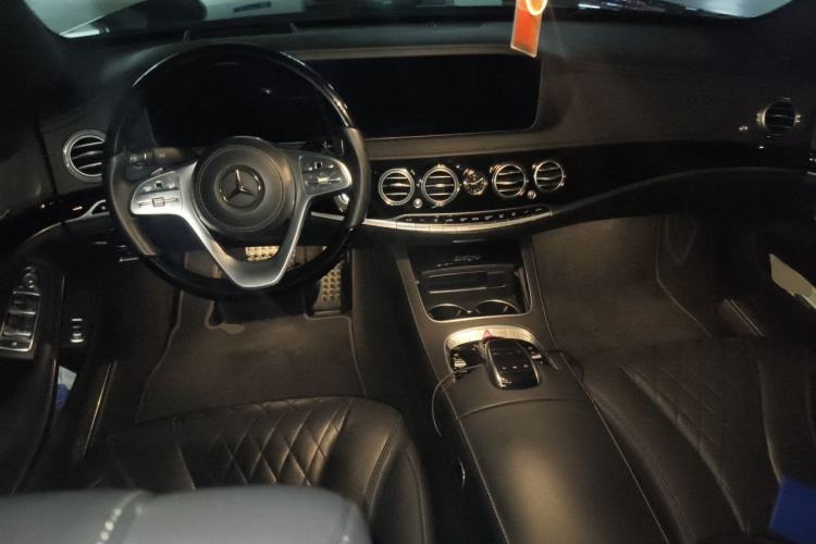 Used Mercedes-Benz Maybach S-Class  Center Console
