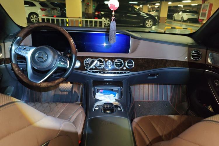 Used Mercedes-Benz Maybach S-Class 2018 S 450 4MATIC Center Console