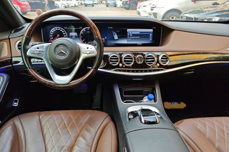 Used Mercedes-Benz Maybach S-Class 2018 S 560 4MATIC Center Console
