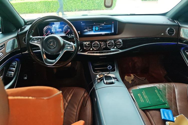 Used Mercedes-Benz Maybach S-Class 2018 S 450 4MATIC Center Console