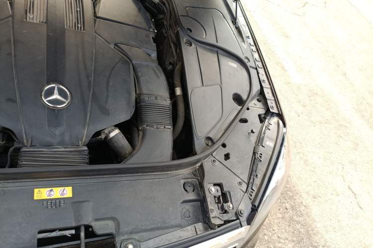 Used Mercedes-Benz Maybach S-Class 2018 S 450 4MATIC Engine Bay Left