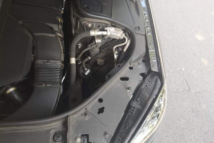Used Mercedes-Benz Maybach S-Class 2018 S 450 4MATIC Engine Bay Left