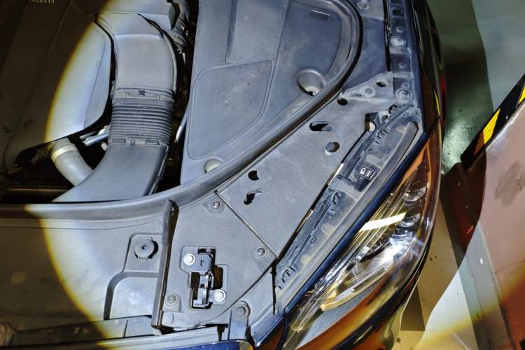 Used Mercedes-Benz Maybach S-Class 2018 S 450 4MATIC Engine Bay Left