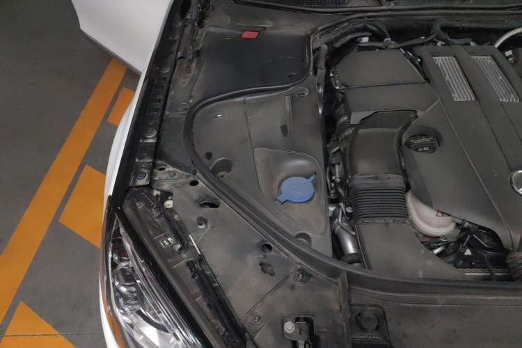 Used Mercedes-Benz Maybach S-Class 2018 S 450 4MATIC Engine Bay Right