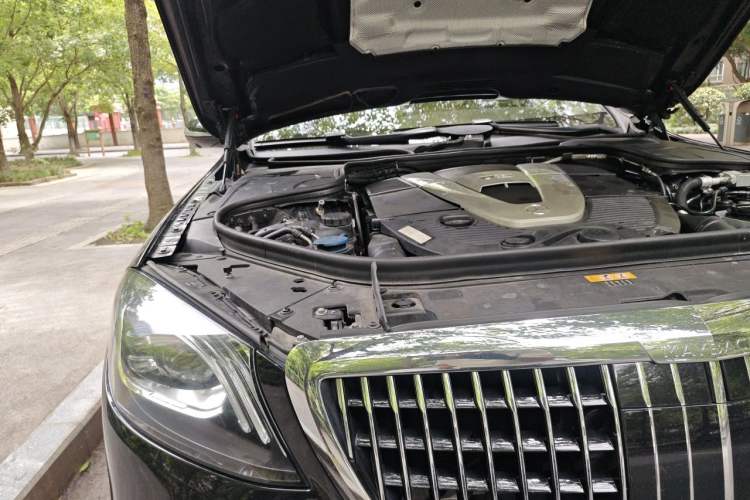 Used Mercedes-Benz Maybach S-Class 2018 S 680 Engine Bay Right