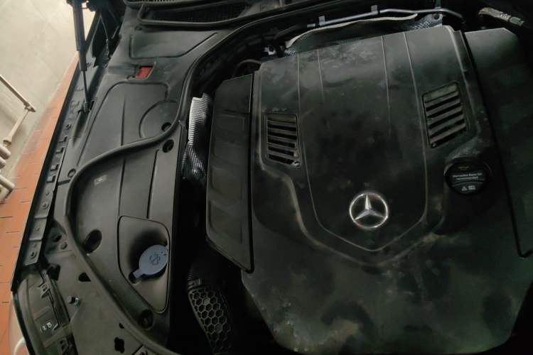 Used Mercedes-Benz Maybach S-Class 2018 S 560 4MATIC Engine Bay Right