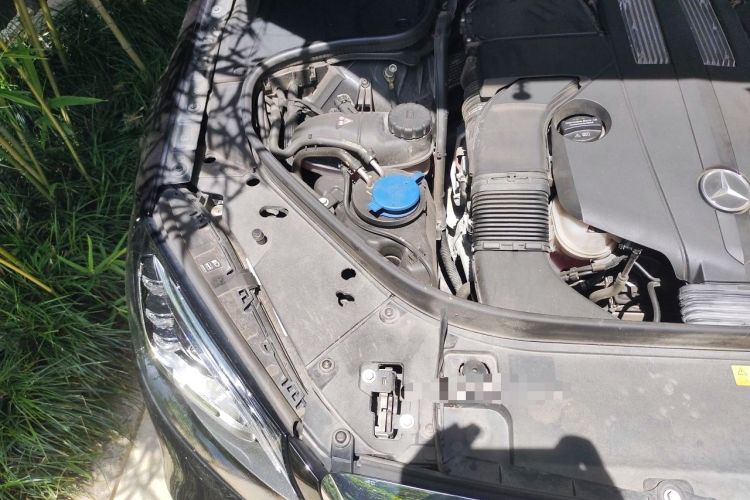 Used Mercedes-Benz Maybach S-Class 2018 S 450 4MATIC Engine Bay Right