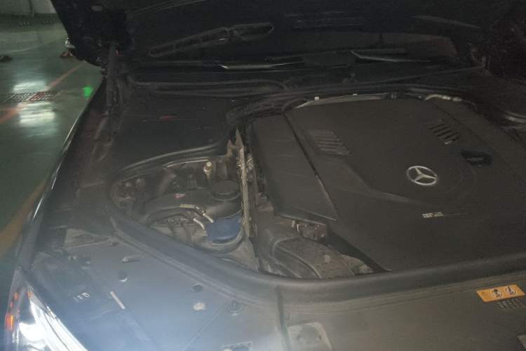 Used Mercedes-Benz Maybach S-Class  Engine Bay Right