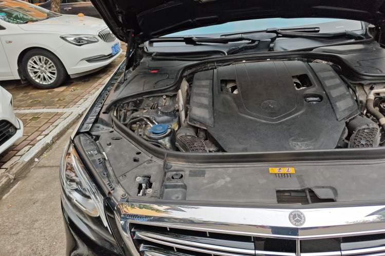 Used Mercedes-Benz Maybach S-Class 2018 S 560 4MATIC Engine Bay Right