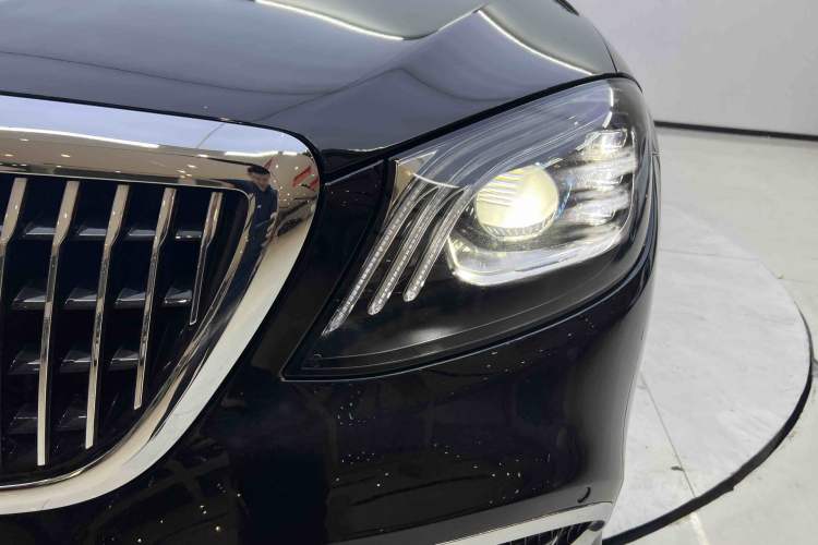Used Mercedes-Benz Maybach S-Class 2018 S 450 4MATIC Exterior 6