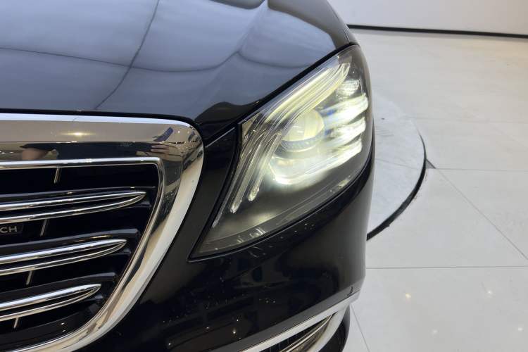 Used Mercedes-Benz Maybach S-Class 2018 S 450 4MATIC Exterior 6