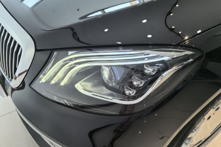 Used Mercedes-Benz Maybach S-Class 2018 S 560 4MATIC Exterior 8