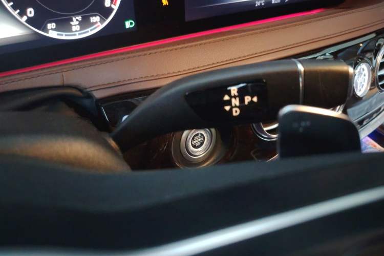 Used Mercedes-Benz Maybach S-Class 2018 S 450 4MATIC Gear Lever