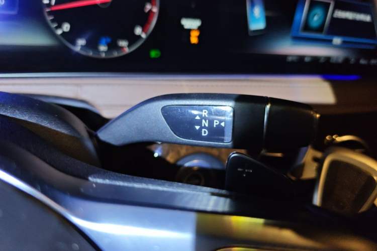 Used Mercedes-Benz Maybach S-Class 2018 S 450 4MATIC Gear Lever