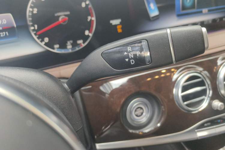 Used Mercedes-Benz Maybach S-Class 2018 S 450 4MATIC Gear Lever