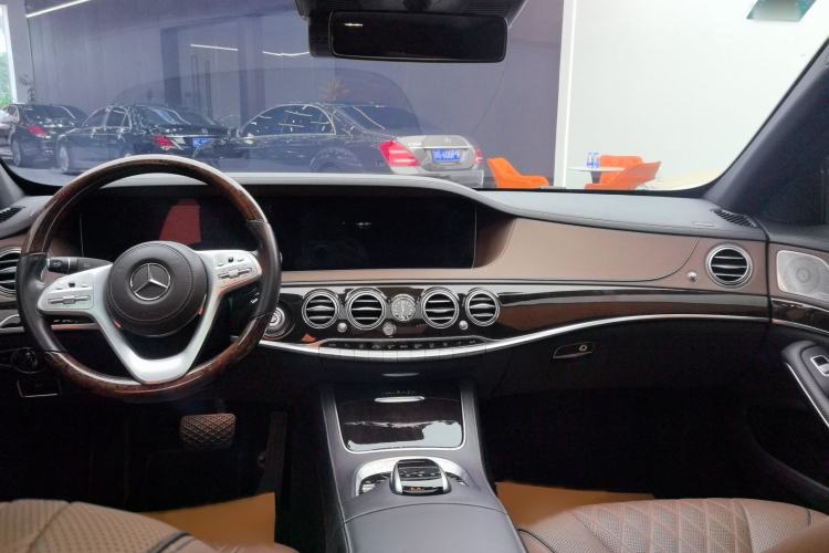 Used Mercedes-Benz Maybach S-Class 2018 S 450 4MATIC Interior 1