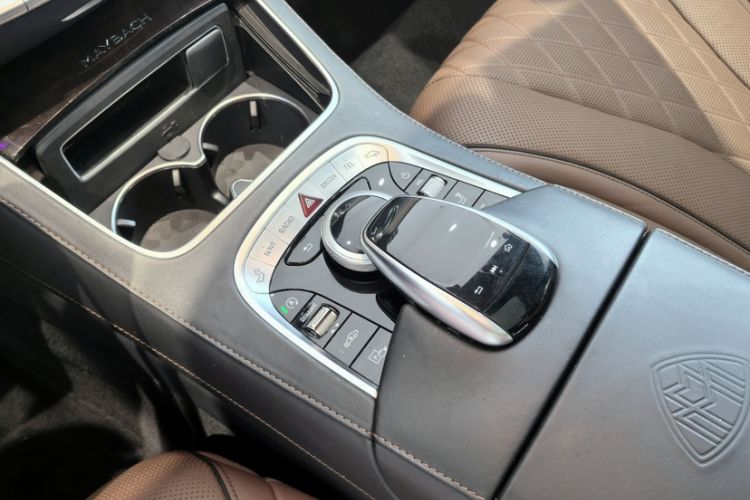Used Mercedes-Benz Maybach S-Class 2018 S 560 4MATIC Interior 1