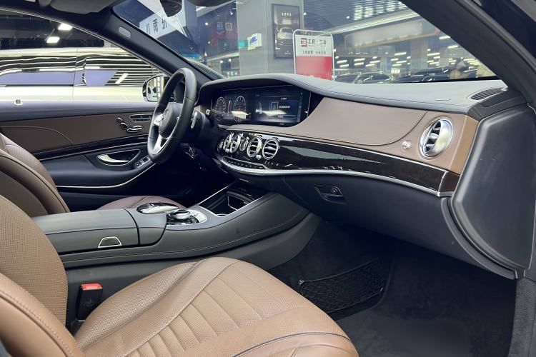 Used Mercedes-Benz Maybach S-Class 2018 S 560 4MATIC Interior 10