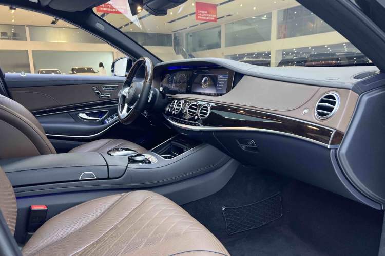 Used Mercedes-Benz Maybach S-Class 2018 S 450 4MATIC Interior 11