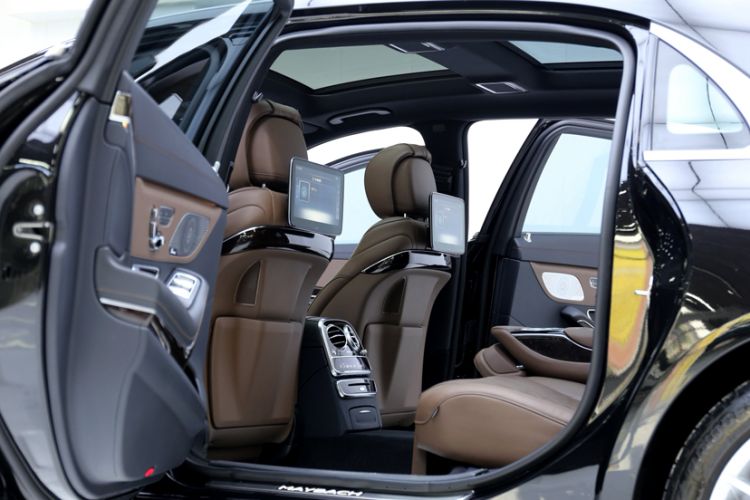 Used Mercedes-Benz Maybach S-Class 2018 S 450 4MATIC Interior 2