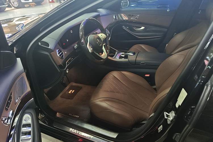 Used Mercedes-Benz Maybach S-Class 2018 S 450 4MATIC Interior 2