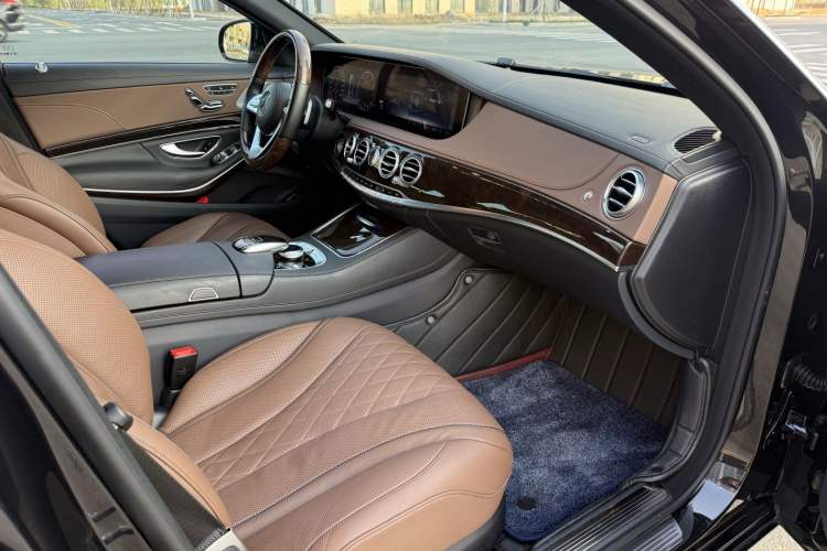 Used Mercedes-Benz Maybach S-Class 2018 S 450 4MATIC Interior 3