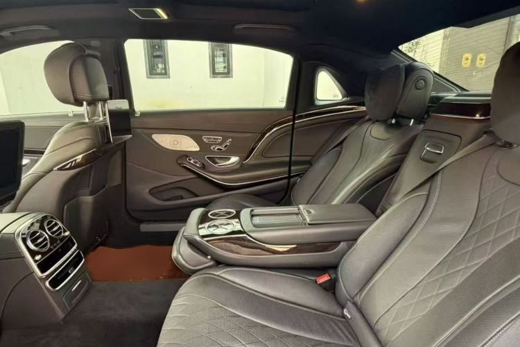 Used Mercedes-Benz Maybach S-Class 2018 S 450 4MATIC Interior 3