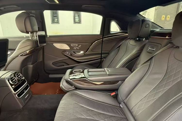 Used Mercedes-Benz Maybach S-Class 2018 S 450 4MATIC Interior 3
