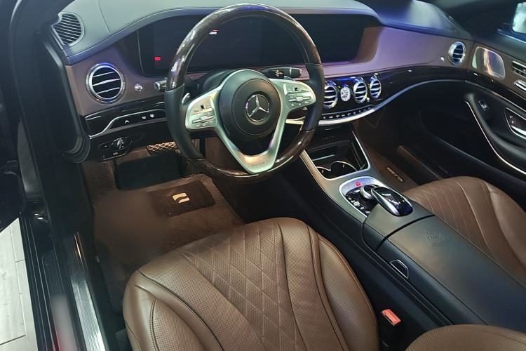 Used Mercedes-Benz Maybach S-Class 2018 S 450 4MATIC Interior 3