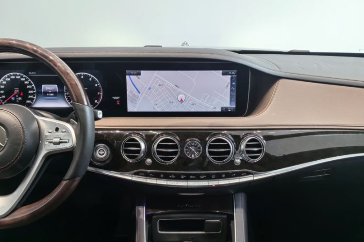 Used Mercedes-Benz Maybach S-Class 2018 S 560 4MATIC Interior 4