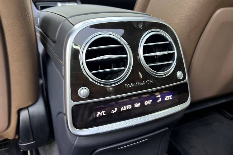 Used Mercedes-Benz Maybach S-Class 2018 S 560 4MATIC Interior 4