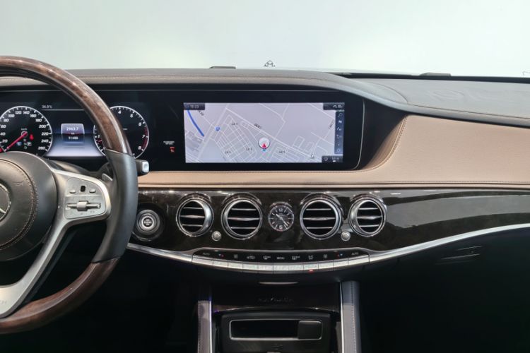 Used Mercedes-Benz Maybach S-Class 2018 S 560 4MATIC Interior 4