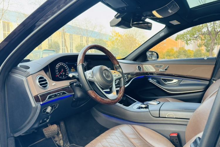 Used Mercedes-Benz Maybach S-Class 2018 S 450 4MATIC Interior 4