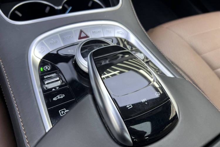 Used Mercedes-Benz Maybach S-Class 2018 S 560 4MATIC Interior 6