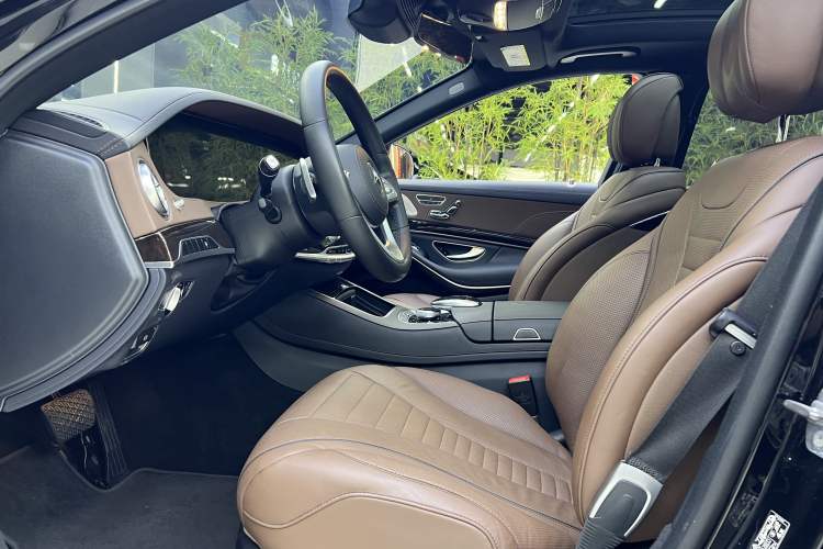 Used Mercedes-Benz Maybach S-Class 2018 S 560 4MATIC Interior 7