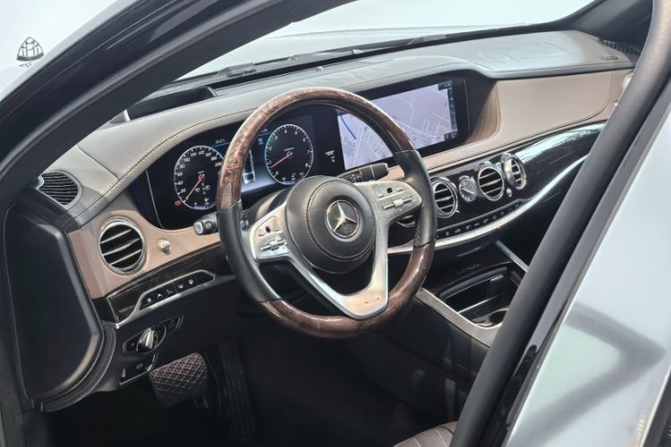 Used Mercedes-Benz Maybach S-Class 2018 S 560 4MATIC Interior 7