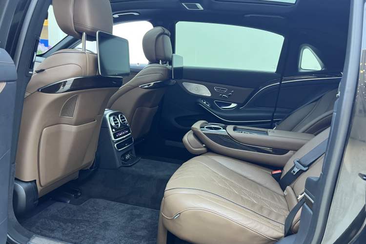 Used Mercedes-Benz Maybach S-Class 2018 S 450 4MATIC Interior 7