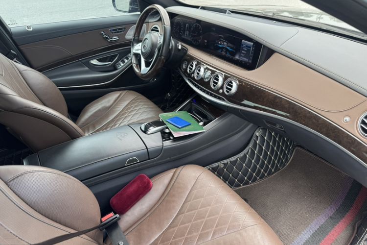 Used Mercedes-Benz Maybach S-Class 2018 S 450 4MATIC Interior 8