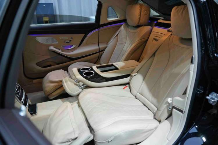 Used Mercedes-Benz Maybach S-Class 2018 S 450 4MATIC Interior 8