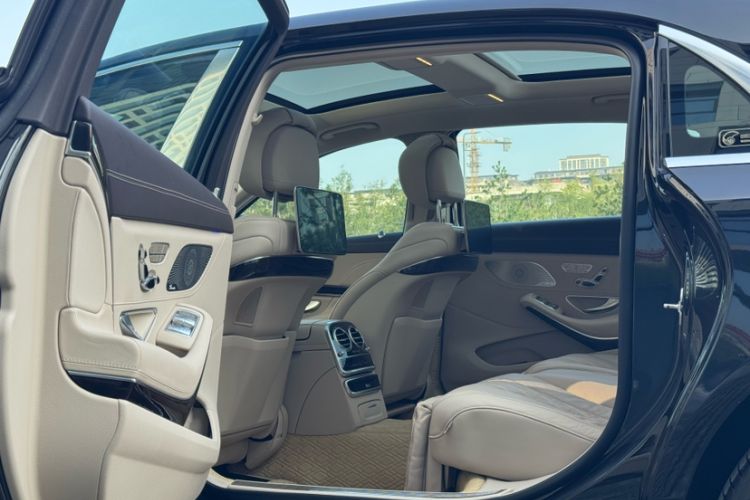 Used Mercedes-Benz Maybach S-Class 2018 S 450 4MATIC Interior 8